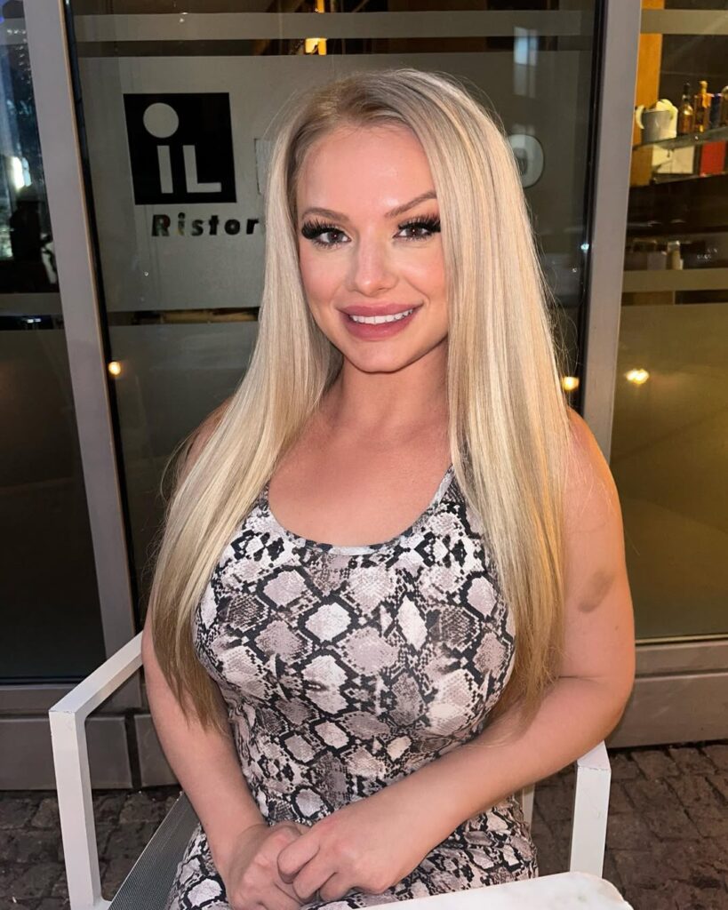 Professional escort Elizabeth Romanov reveals the subtle signs men show when cheating, from sudden schedule changes to secretive phone habits and emotional withdrawal.