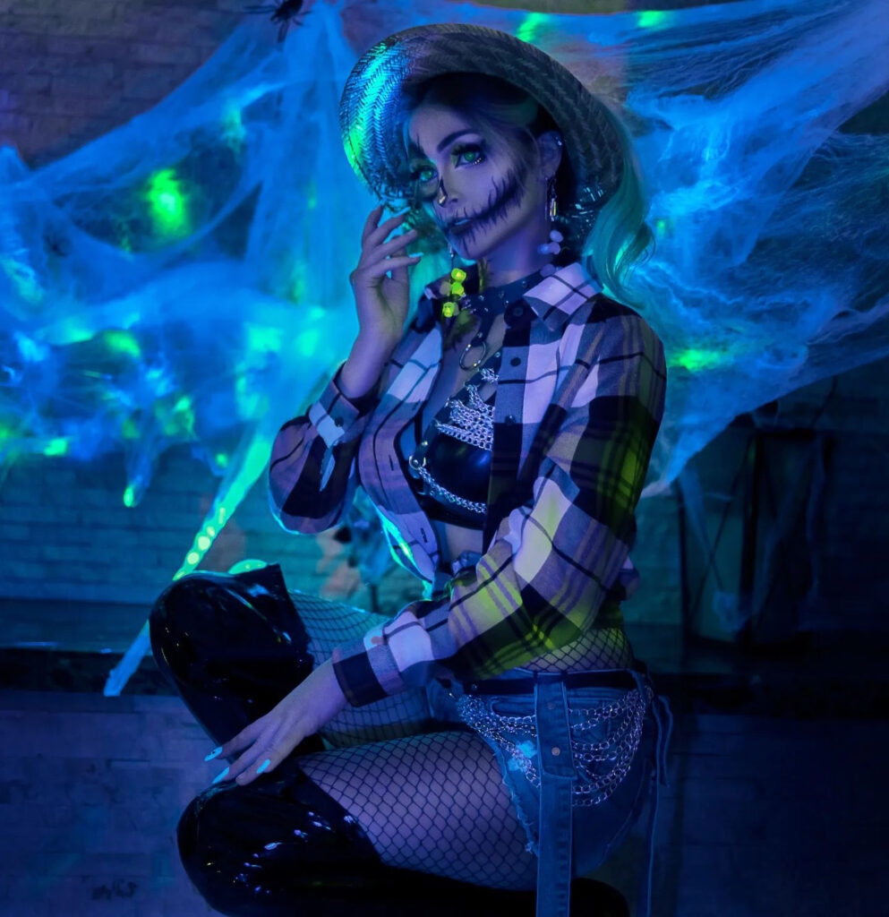 Cosplayer Lien Sue earns £55,000 a month creating anime inspired looks but says her success scares men away and makes dating difficult despite her search for a confident partner.