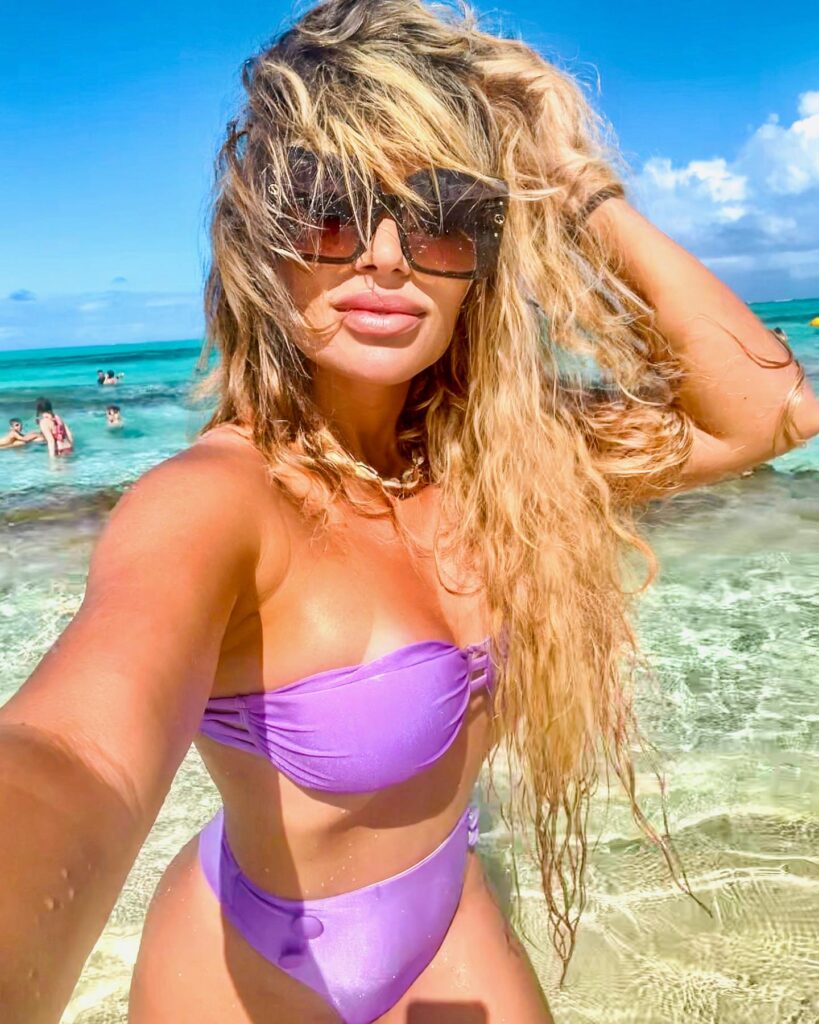 Former pastor Ana Akiva, now an OnlyFans star, calls out religious followers for hypocrisy and urges them to stop paying for her nude content and living double lives.