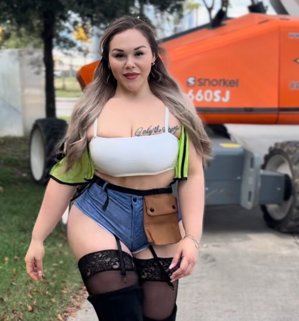 Vanessa James posing for a photo - NudeNewz