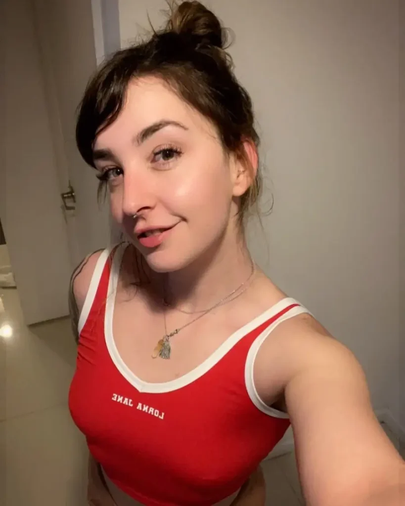 Onlyfans model Sarah Button posing for a photo