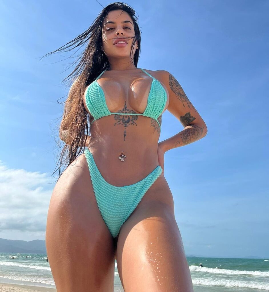 Brazilian influencer Jaiane Lima says mall security removed her for skimpy clothes sparking debate over body shaming and women's freedom to dress as they choose today.!!
