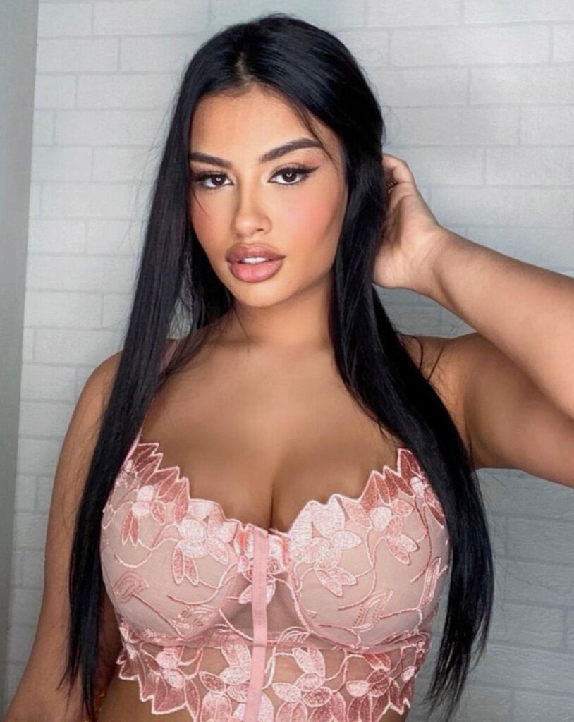 Onlyfans model Julia Medeiros posing for a photo - NudeNewz