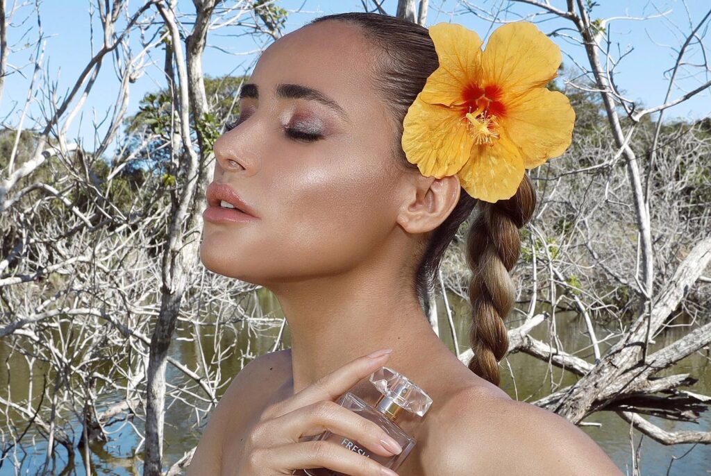 Wanessa Moura posing for a picture - NudeNewz