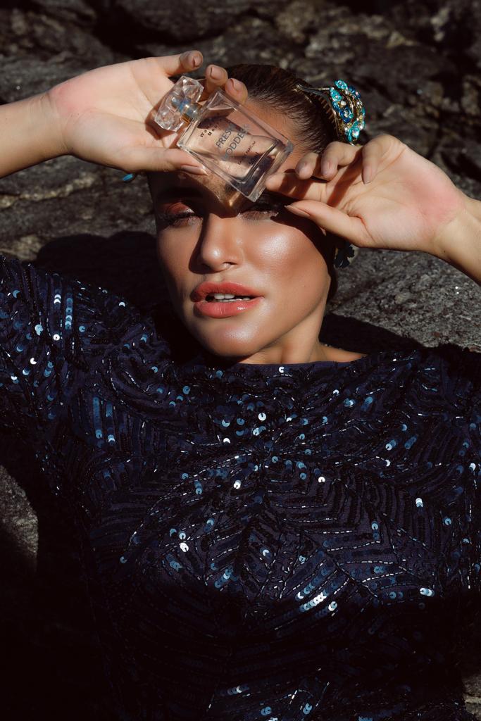 Wanessa Moura posing for a picture - NudeNewz