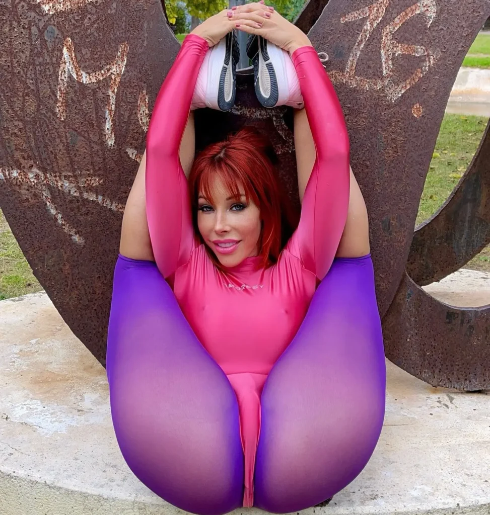 Yaela Vonk posing for a photo - NudeNewz